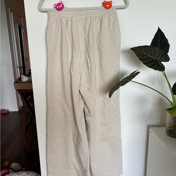 GAP Cream/light tan Wide-Leg Seamed Sweatpants - Picture 2 of 6